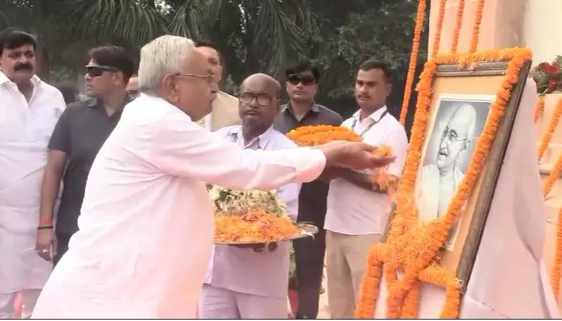 Bihar Chief Minister Nitish Kumar Pays Tribute to Mahatma Gandhi on His Birth Anniversary at Gandhi Maidan Bihar Chief Minister Nitish Kumar Pays Tribute to Mahatma Gandhi on His Birth Anniversary at Gandhi Maidan