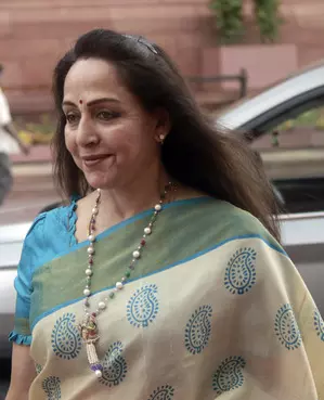 Dharmendra deserves Dadasaheb Phalke Award: Hema Malini Dharmendra deserves Dadasaheb Phalke Award: Hema Malini