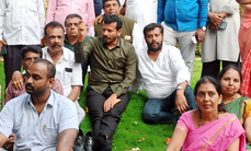 Ktaka: JD (S) calls complainant in Union Minister Kumaraswamy case as fraudster, demands SIT probe