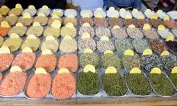 Centre asks major retailers to follow declining mandi prices of key pulses
