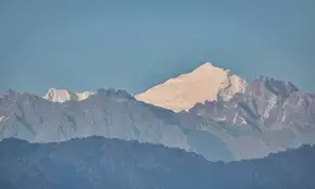 712 climbers allowed to scale peaks in Nepal