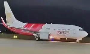 Air India Express flight lands safely after technical snag; probe ordered (2nd Ld)