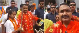 BJP MLA distributes swords among girls in Bihar’s Sitamarhi
