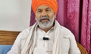 Hoodas stubbornness sank Congress, says Rakesh Tikait