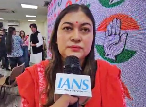 Baba Siddique murder: Shinde and Fadnavis should quit, demands Congs Ragini Nayak