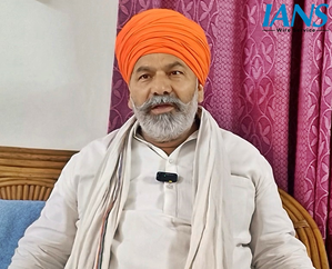 Hoodas stubbornness sank Congress, says Rakesh Tikait