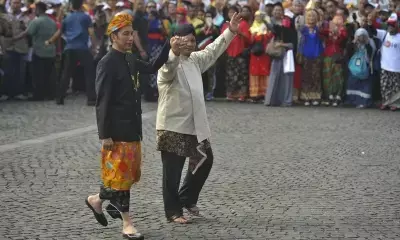 Indonesias president-elect meets potential ministers ahead of inauguration