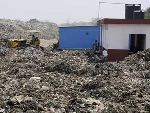 Gurugram: MCG to increase vigil to prevent fire incident at Bandhwadi landfill site