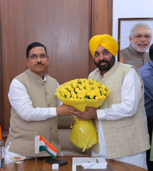 Punjab CM apprises Union Minister on problem of paddy millers