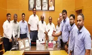 Samsung workers call off 37-day strike at Sriperumbudur factory after reconciliation talks