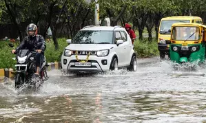 Heavy rains wreak havoc in Bengaluru, schools & colleges to remain closed on Wed