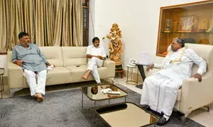 Venugopal meets Siddaramaiah & Shivakumar ahead of bypolls