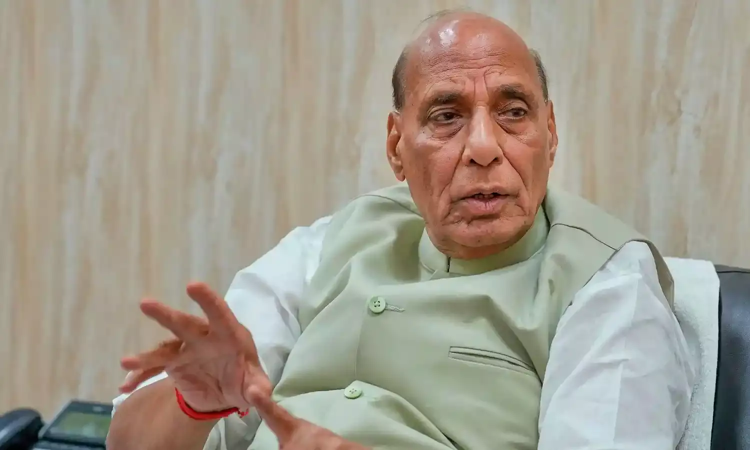 Rajnath Singh Urges Military Leaders to Adapt to Modern Warfare Challenges Rajnath Singh Urges Military Leaders to Adapt to Modern Warfare Challenges