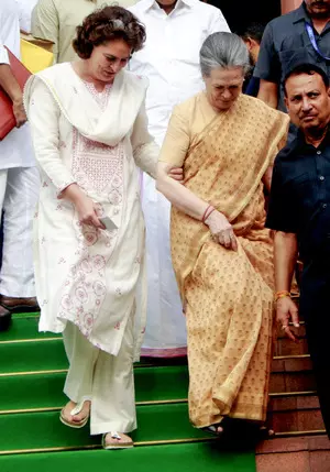 Sonia Gandhi to campaign for daughter Priyankas electoral debut from Wayanad LS seat