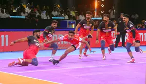 PKL Season 11: Gujarat Giants beat Bengaluru Bulls as Pardeep Narwal reaches 1700-point milestone