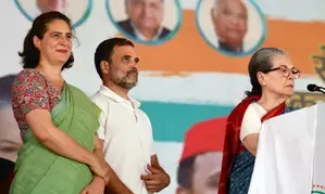 Kerala bypolls: Sonia to accompany Priyanka in Wayanad for nomination filing