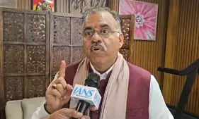 Kejriwal, Delhi CM have no answers for bad air: BJPs Tarun Chugh