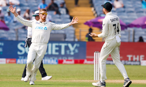 2nd Test: Santner’s seven-fer and Latham’s 86 put New Zealand on verge of a series win (Lead)