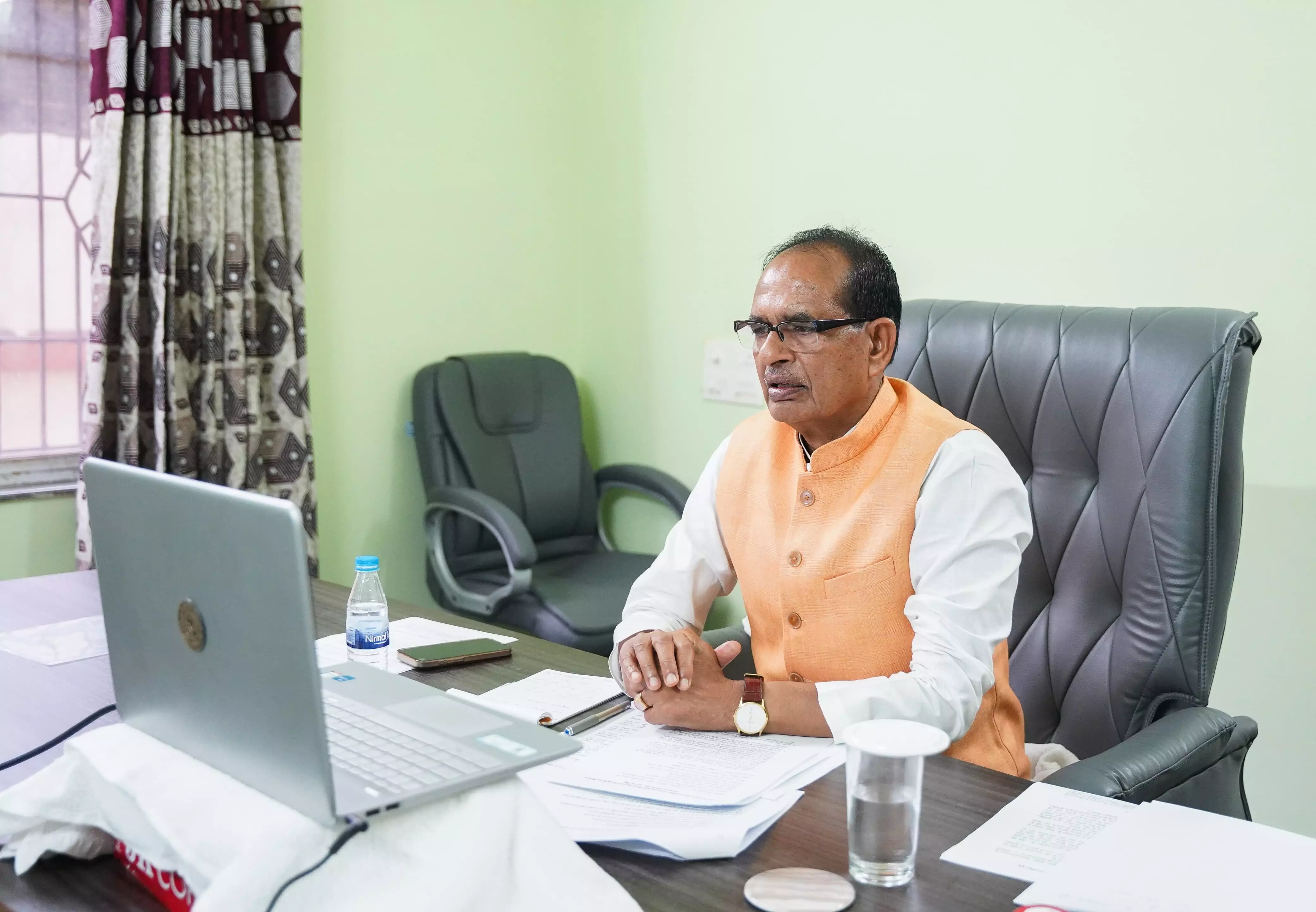 Shivraj Singh Chouhan Advocates for Action Against Stubble Burning Pollution in Delhi Shivraj Singh Chouhan Advocates for Action Against Stubble Burning Pollution in Delhi