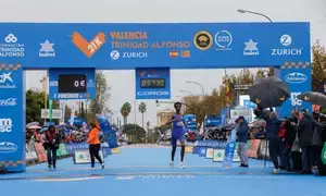 Yomif Kejelcha breaks world half marathon record in Valencia