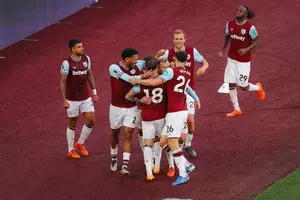 Premier League: Controversial VAR call seals West Hams dramatic 2-1 triumph over Man Utd
