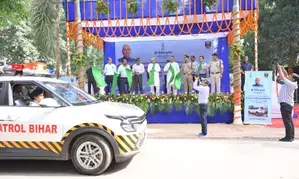 Nitish Kumar flags off 38 highway patrol vehicles