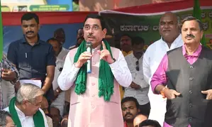 Waqf row: Farmers & Hindus must check their land documents, says Union Minister