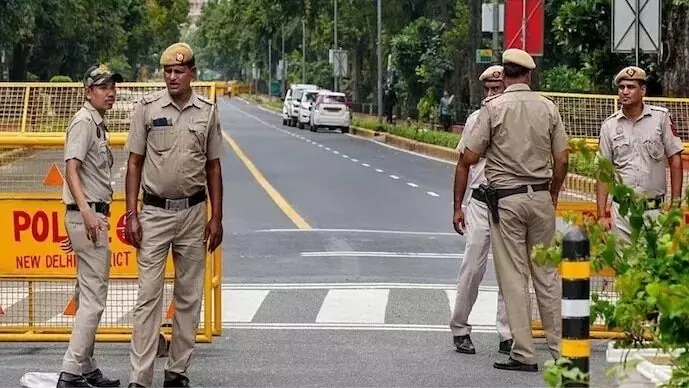 Delhi Police Deploys 377 Teams to Enforce Complete Firecracker Ban on Diwali Delhi Police Deploys 377 Teams to Enforce Complete Firecracker Ban on Diwali