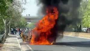 Another car catches fire in Jaipur Another car catches fire in Jaipur