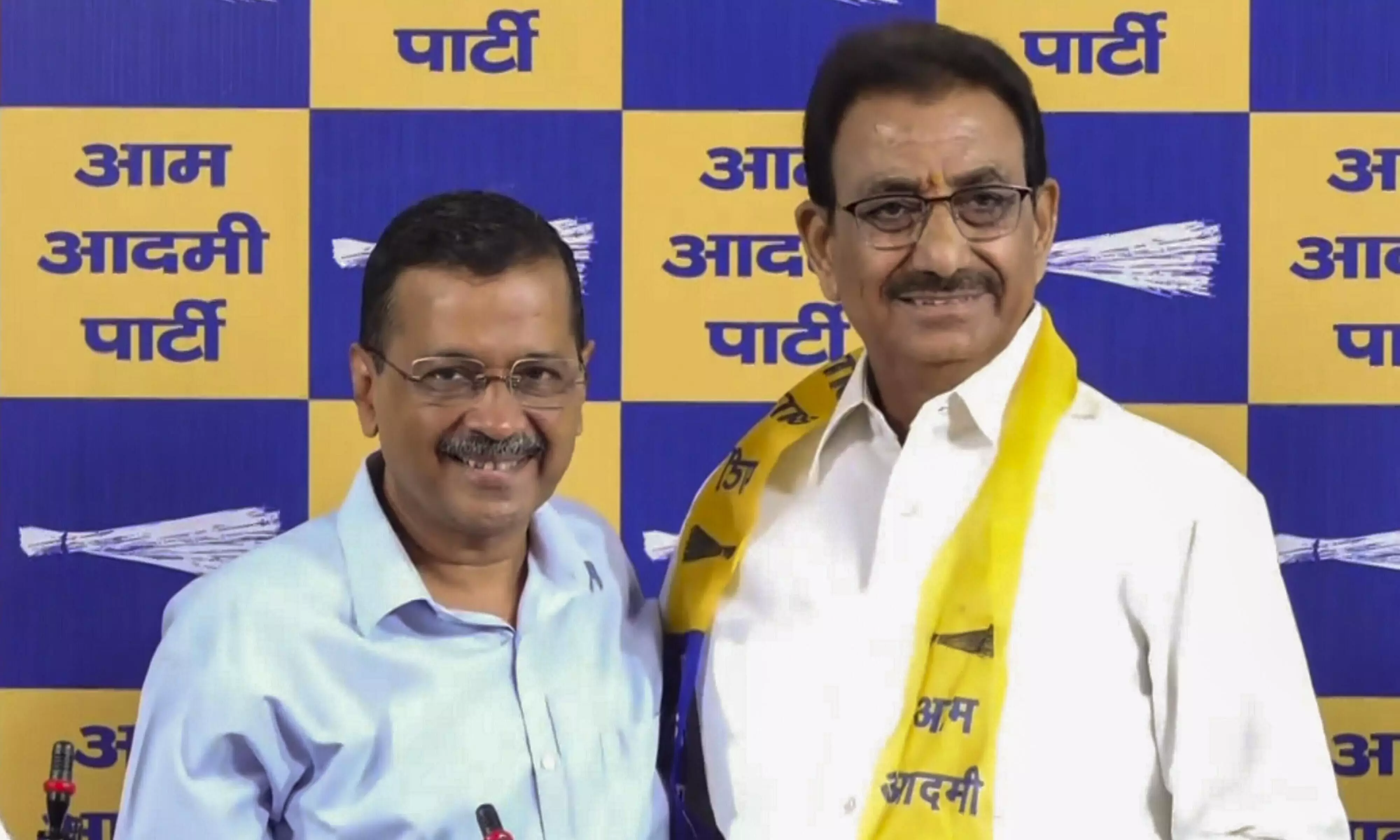 Senior BJP Leader Brahm Singh Tanwar Joins AAP Ahead of Delhi Assembly Elections Senior BJP Leader Brahm Singh Tanwar Joins AAP Ahead of Delhi Assembly Elections