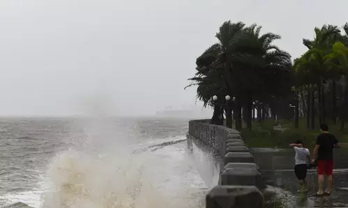 Chinese coastal province raises emergency response as Typhoon Kong-rey nears