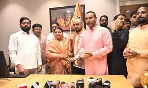 Maha polls: Congress legislator Jayashree Jadhav joins Shiv Sena