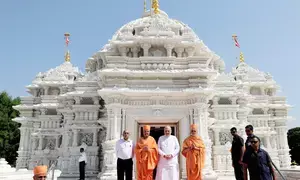 Amit Shah performs darshan & puja at Gujarat’s Lord Swaminarayan temple