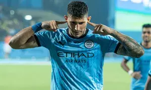 ISL 2024-25: Late goals propel Mumbai City FC to a thrilling 4-2 victory over Kerala Blasters FC