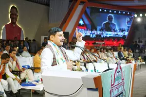 MP CM attends Chhattisgarh’s ‘Rajyotsava’, says state growing under BJP govt
