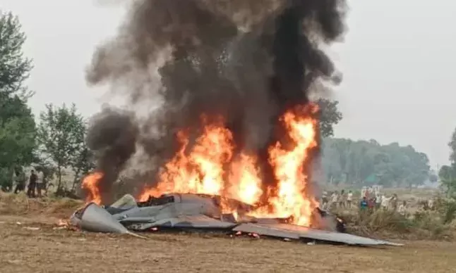 Indian Air Force MiG-29 Fighter Jet Crashes Near Agra, Both Pilots Eject Safely Indian Air Force MiG-29 Fighter Jet Crashes Near Agra, Both Pilots Eject Safely