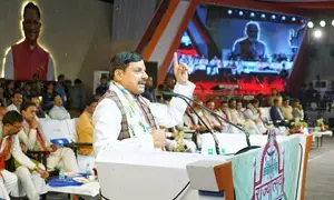 MP CM attends Chhattisgarh’s ‘Rajyotsava’, says state growing under BJP govt
