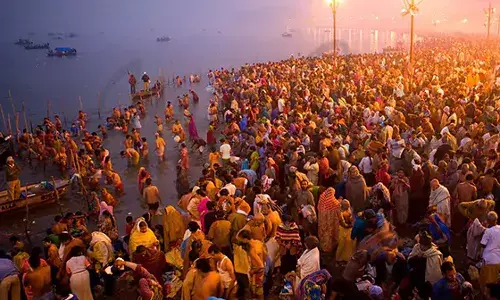 Preparations for Maha Kumbh 2025 in Full Swing in Prayagraj: New Initiatives for Convenience of Devotees and Tourists