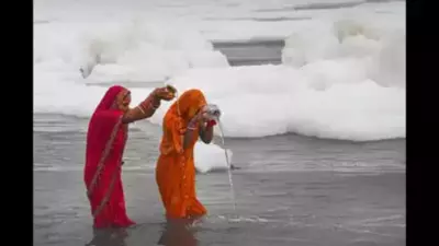 Delhi High Court Restricts Chhath Puja at Yamuna Riverbank Due to Severe Pollution Concerns Delhi High Court Restricts Chhath Puja at Yamuna Riverbank Due to Severe Pollution Concerns