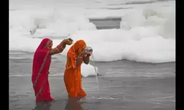 Delhi High Court Restricts Chhath Puja at Yamuna Riverbank Due to Severe Pollution Concerns