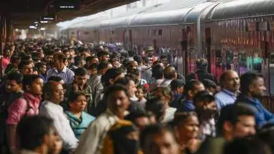 Indian Railways Launches Over 500 Special Trains to Manage Post-Chhath Puja Rush Indian Railways Launches Over 500 Special Trains to Manage Post-Chhath Puja Rush
