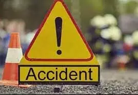 Tragic Accident on Lucknow-Agra Expressway Claims Three Lives, Injures Five Pilgrims Tragic Accident on Lucknow-Agra Expressway Claims Three Lives, Injures Five Pilgrims