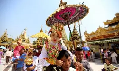 Major pagodas in Myanmar to host traditional robe-weaving contests for Tazaungdaing Festival