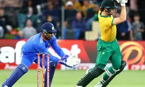 2nd T20I: Stubbs guides SA to three-wicket win as Chakaravarthys five-fer goes in vain (ld)