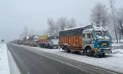 J&K: 20 civilian vehicles stuck on Razdan Pass rescued by BRO