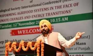 Give major push to crop diversification, says Punjab CM at PAU summit