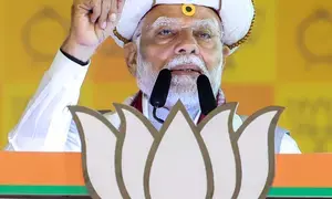 Keep Congress at bay to save Maharashtra, PM Modi urges people