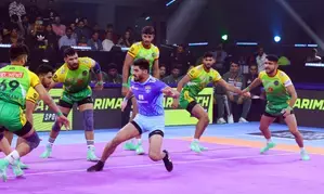 PKL Season 11: Raiding trio of Devank, Ayan, Sandeep help Patna Pirates rout Bengal Warriorz
