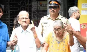 Heart-warmer: 1922 elders, 187 challenged citizens cast vote in Mumbai