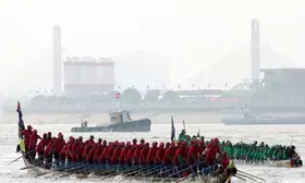 Dragon boat races during water festival in Cambodia ends with award ceremony